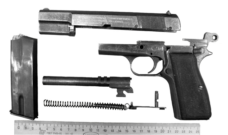 Илл. 2. Основные части исследуемого пистолета после неполной разборки